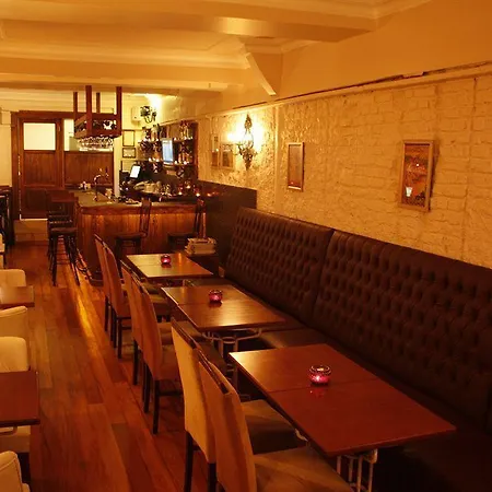 Nobel بيت شباب *