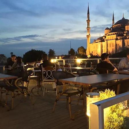 بيت شباب Nobel