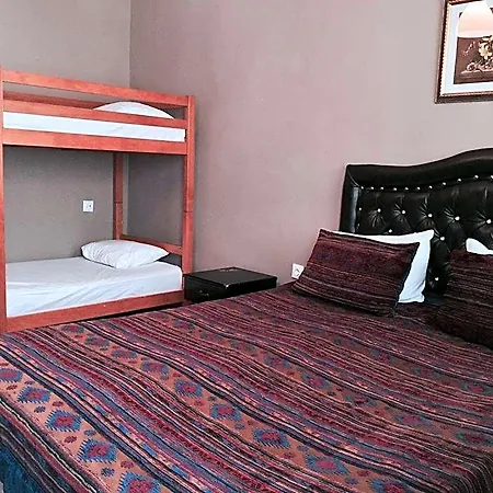 Nobel Hostel *