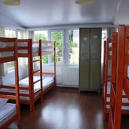 Nobel Hostel *