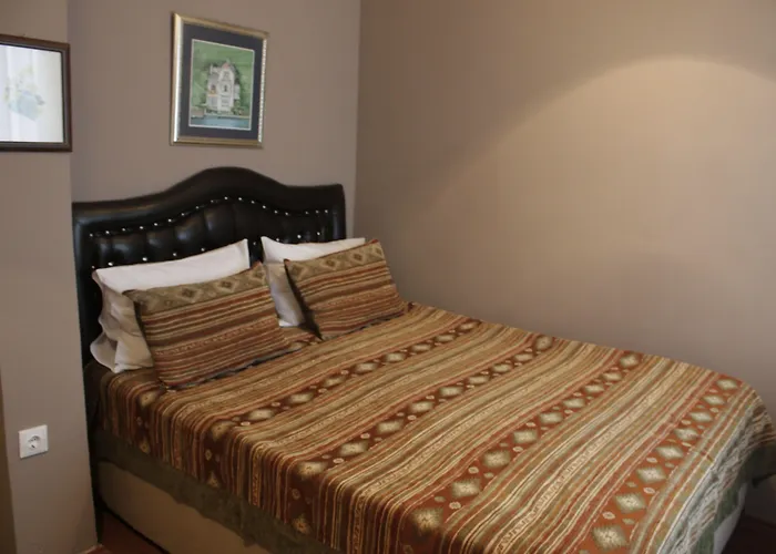 Nobel بيت شباب