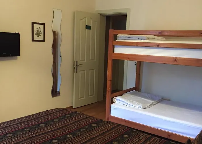 بيت شباب Nobel